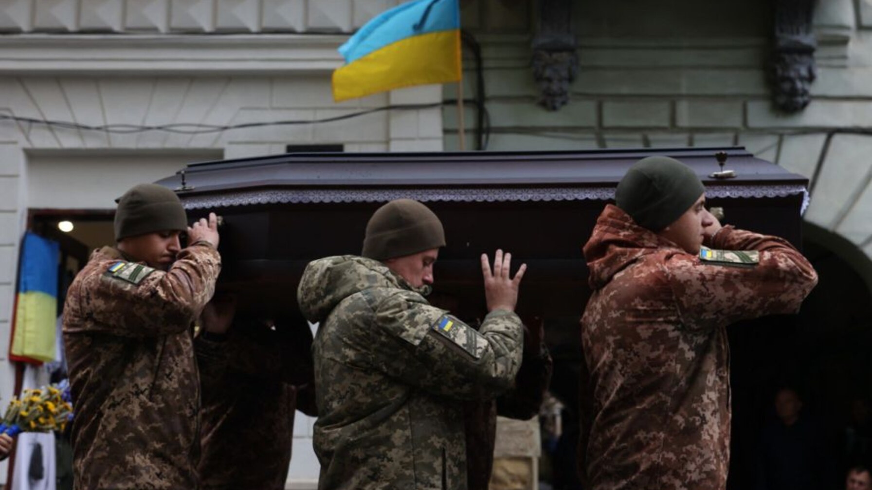 Львівщина у жалобі: регіон прощається із дев'ятьма полеглими Героями (фото)