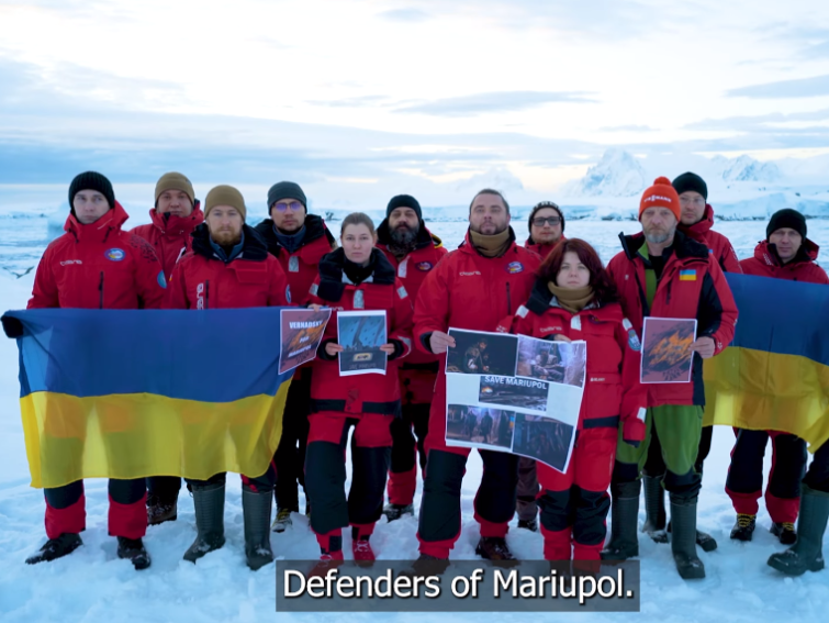 Українські полярники записали відео на підтримку захисників «Азовсталі»