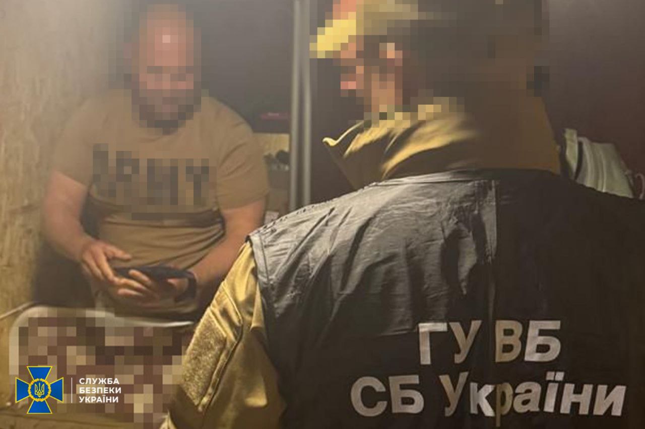 Військові отримували бойові, не виїжджаючи «на нуль»: на Донеччині затримали комбата (фото)