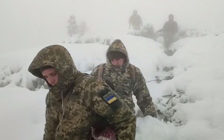 У Карпатах знайшли тіла двох українців