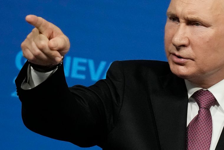 Путін: Через Майдан розпочалася окупація Криму, а на сході України спалахнула війна.