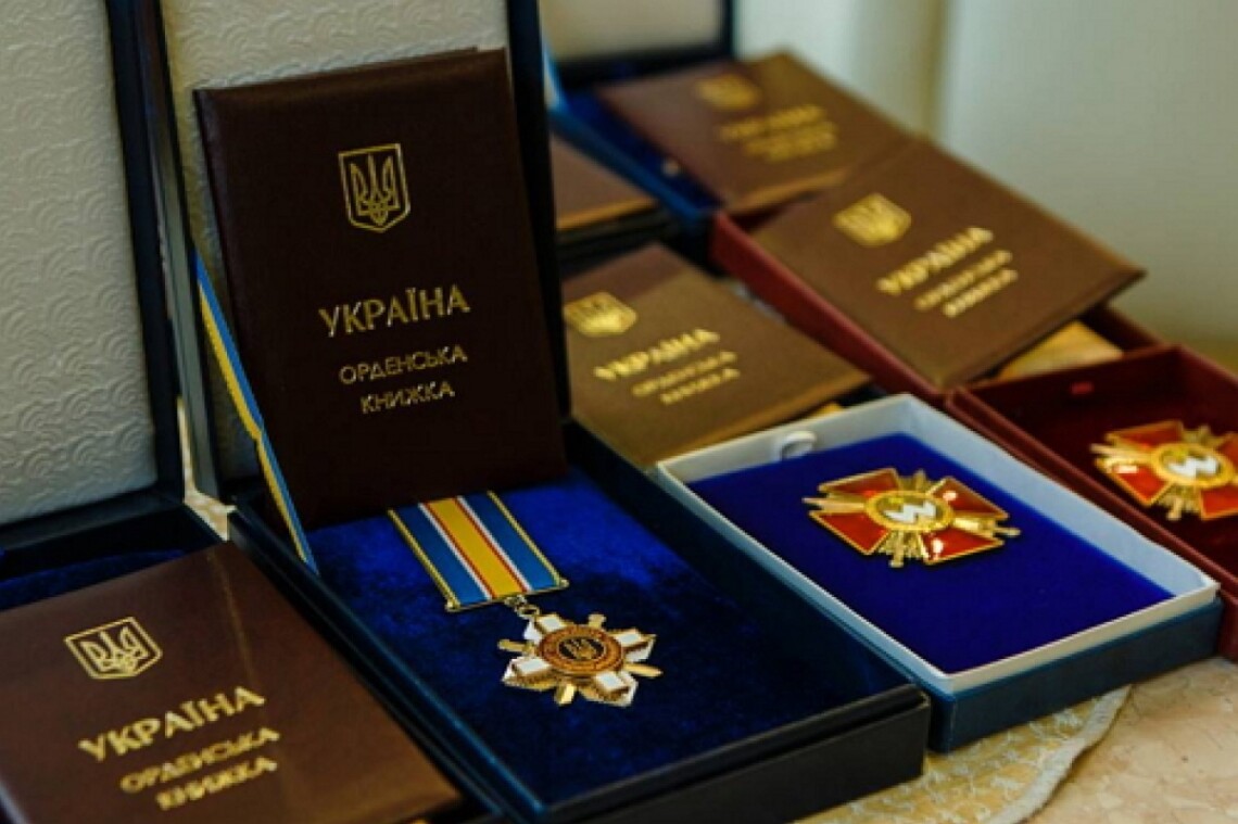 Зеленський позбавив держнагород 34 осіб: список