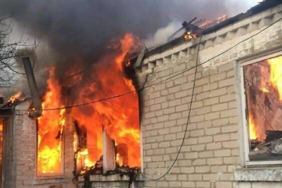 За добу окупанти зруйнували пів сотні будівель на Луганщині