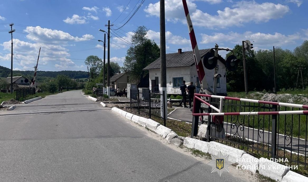 На Львівщині поїзд відірвав ногу чоловікові: як сталася трагедія (фото)