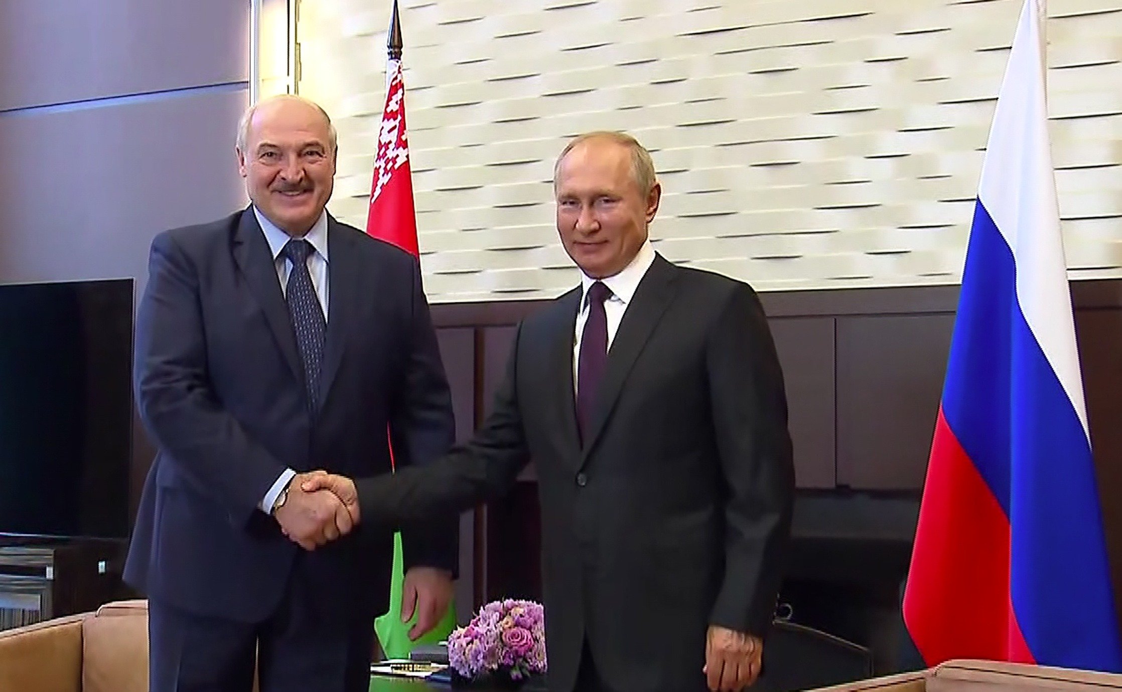 У НАТО попередили Лукашенка та Путіна