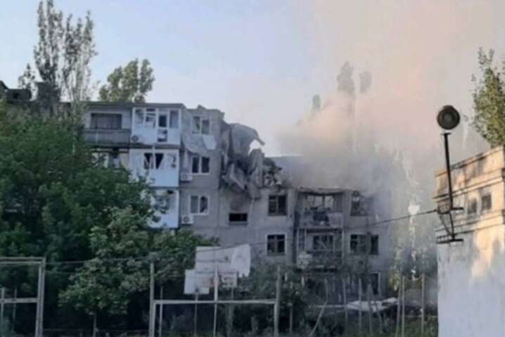 Ракетний удар по багатоповерхівці Миколаєва. Кількість жертв зросла