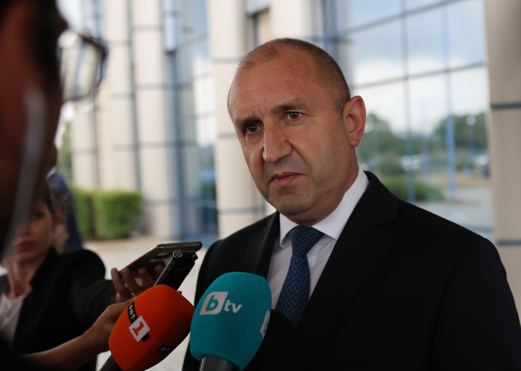 Президент Болгарії виступив проти прискореного вступу України до НАТО