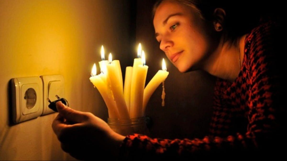 На Львівщині впроваджують погодинне відключення світла. Графік