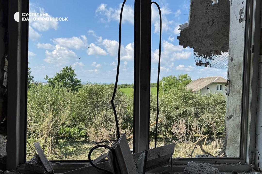 Нічний удар по Івано-Франківську: нові фото з місця вибуху
