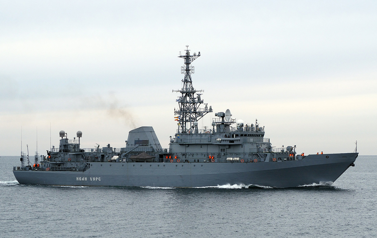 Дрони атакували унікальний російський розвідувальний корабель