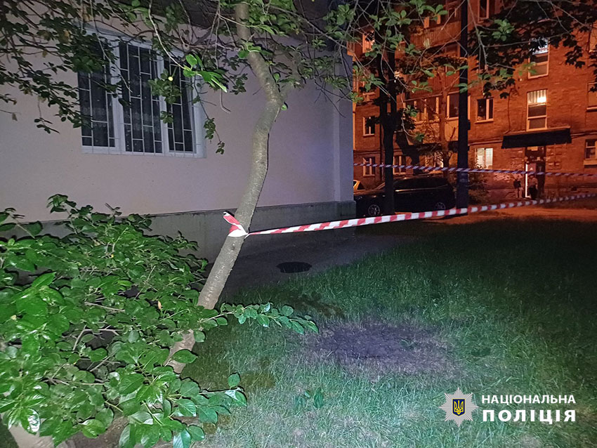 У Києві чоловік намагався вбити рідного брата, кинувши гранату у його квартиру