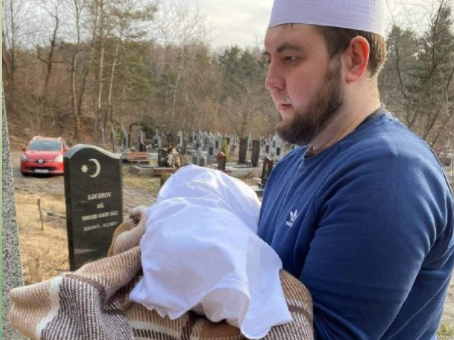 Родина довго перебувала в підвалі через обстріли окупанта. У Львові поховали немовля з Харкова