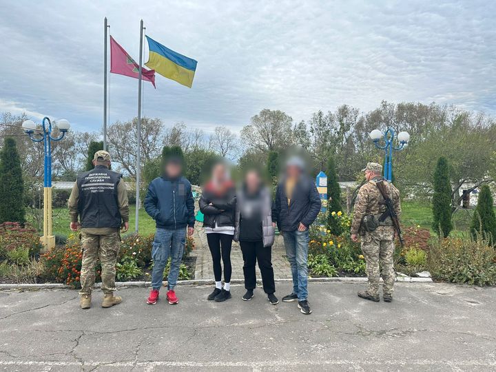 Двоє волинян напідпитку намагалися втекти до Польщі: прикордонники їх затримали