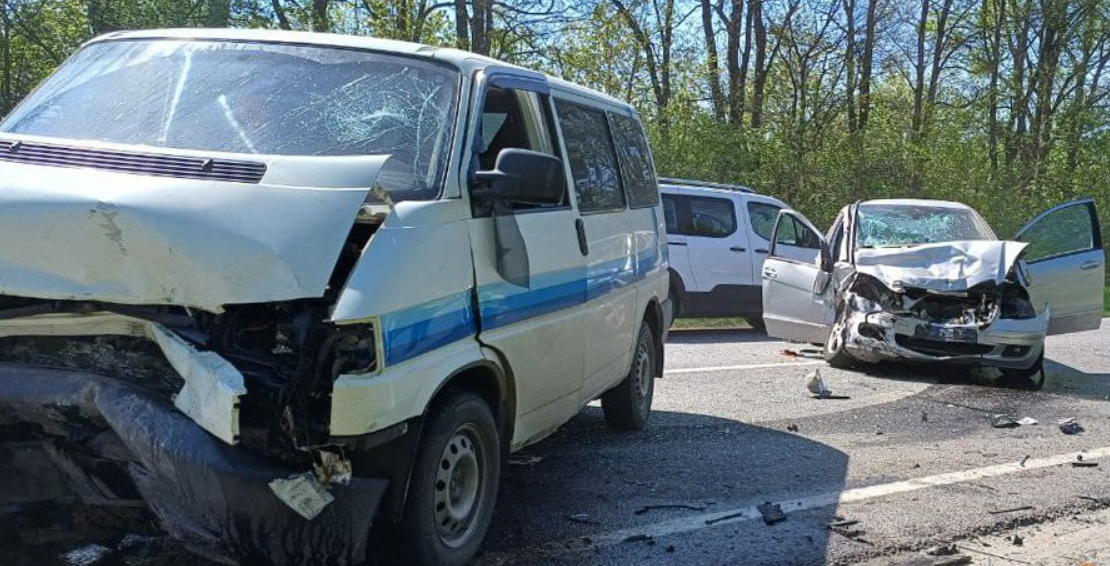 На Львівщині відбулася масштабна ДТП: четверо травмованих