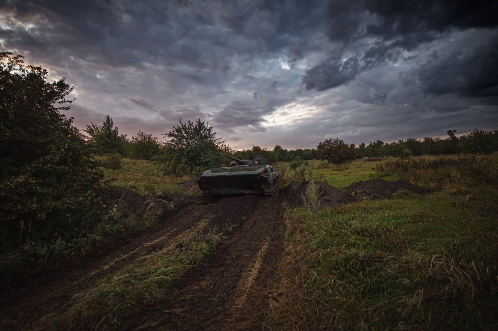 Ворог наніс 61 авіаудар, атакував на шести напрямках, - Генштаб