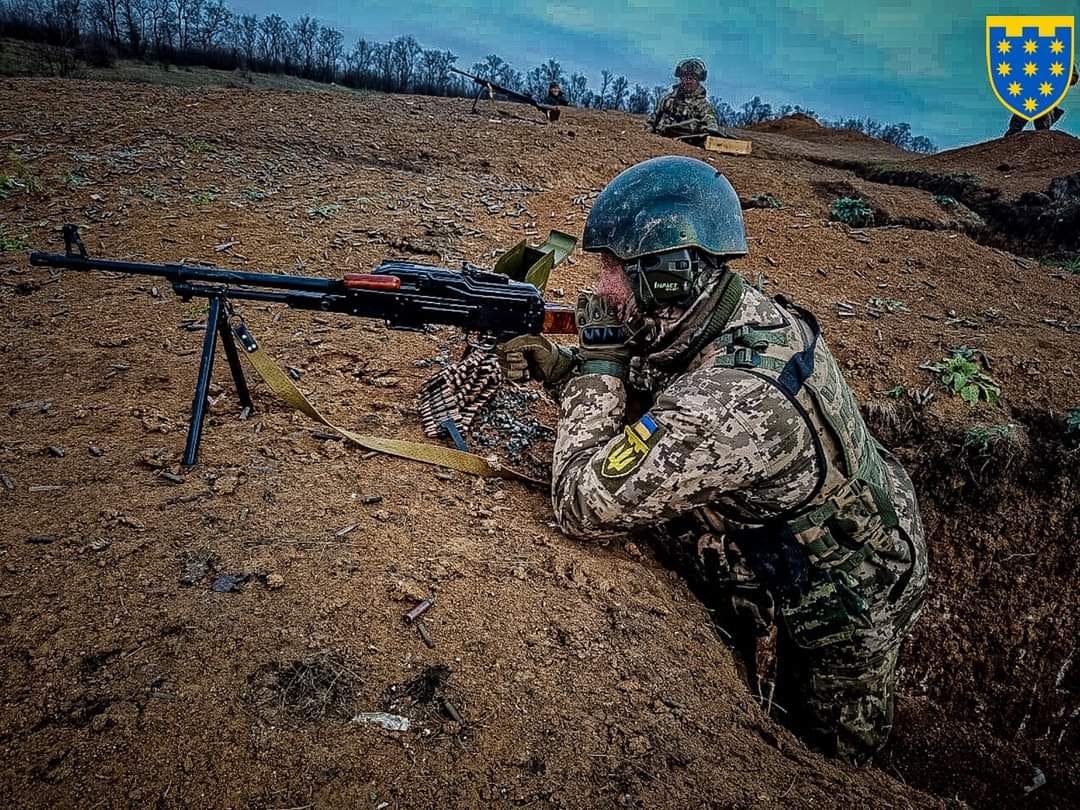 Окупанти з Сєвєродонецька вивозять вкрадене майно та автомобілі. Генштаб
