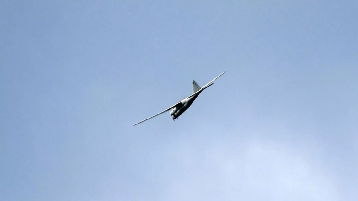 У Росії заявили про атаку майже 77 безпілотників: виникла пожежа на заводі