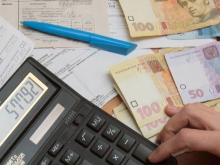 Відсьогодні українці старші 60 років зможуть витратити «ковідну» тисячу на комуналку