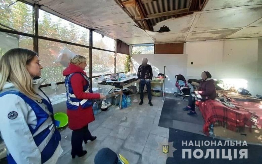 У Києві поліцейські в занедбаному приміщенні виявили 4-місячну дівчинку