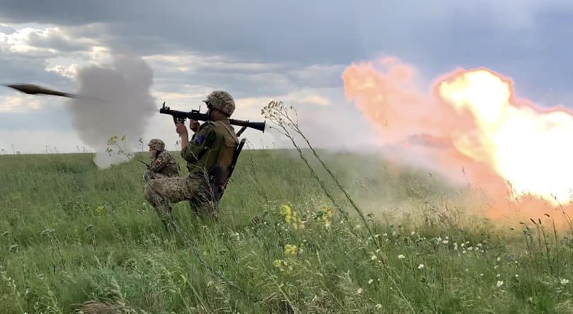 25 зіткнень на чотирьох напрямках фронту, в Бахмуті – все ще бої. Генштаб ЗСУ