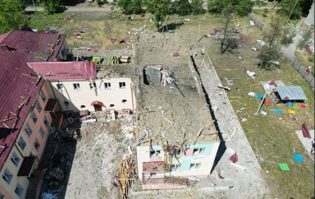 Росіяни скинули авіабомби на дитсадок у Мирнограді