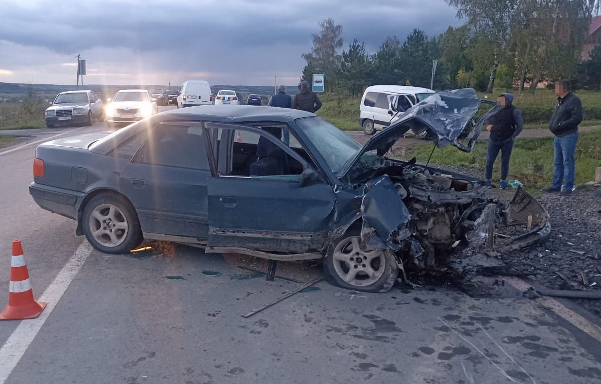 У ДТП на Львівщині травмувалися четверо: госпіталізована 8-річна дівчинка
