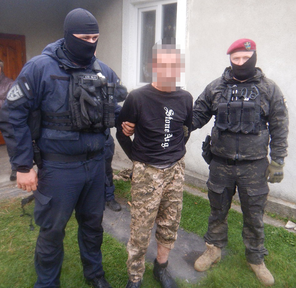 У Львівському районі 47-річний чоловік під час сварки намагався вбити свого односельця