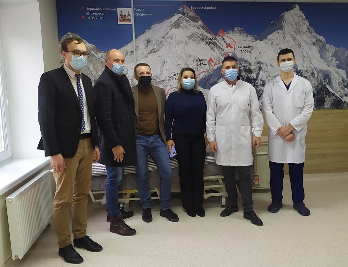 У Львові, в новому відділенні дитячої кардіохірургії оперували американські лікарі