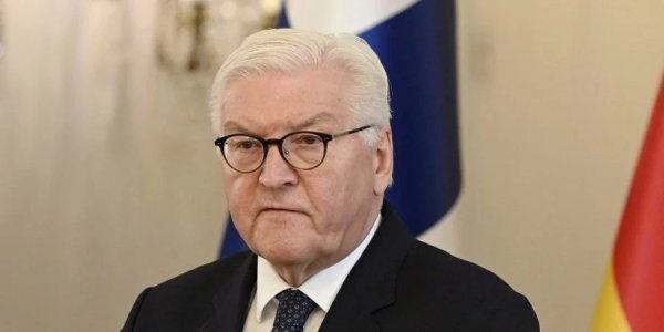 Зеленський поговорив зі Штайнмаєром і запросив в Україну