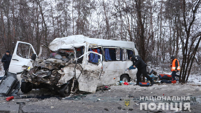 Кількість жертв у ДТП на Чернігівщині зросла до 13 людей. Оновлено