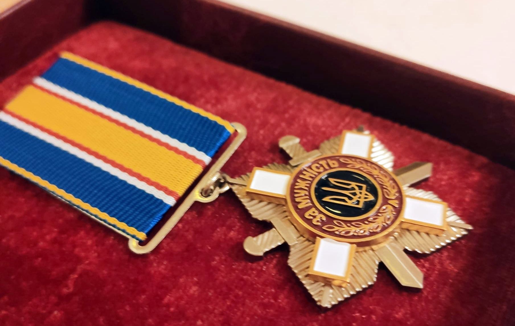 Міста-герої та ордени держслужбовцям. Зеленський нагородив за оборону України