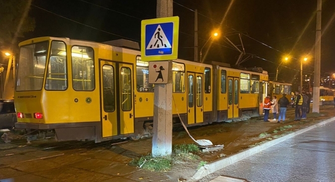 Водій трамвая у Львові під впливом алкоголю та наркотиків збив бабусю з онуком: у міськраді розповіли деталі