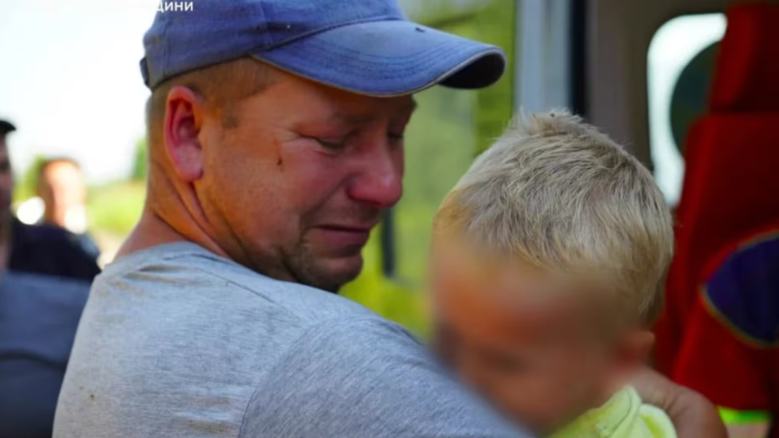 Зник біля річки та провів ніч у лісі: деталі порятунку дитини на Житомирщині