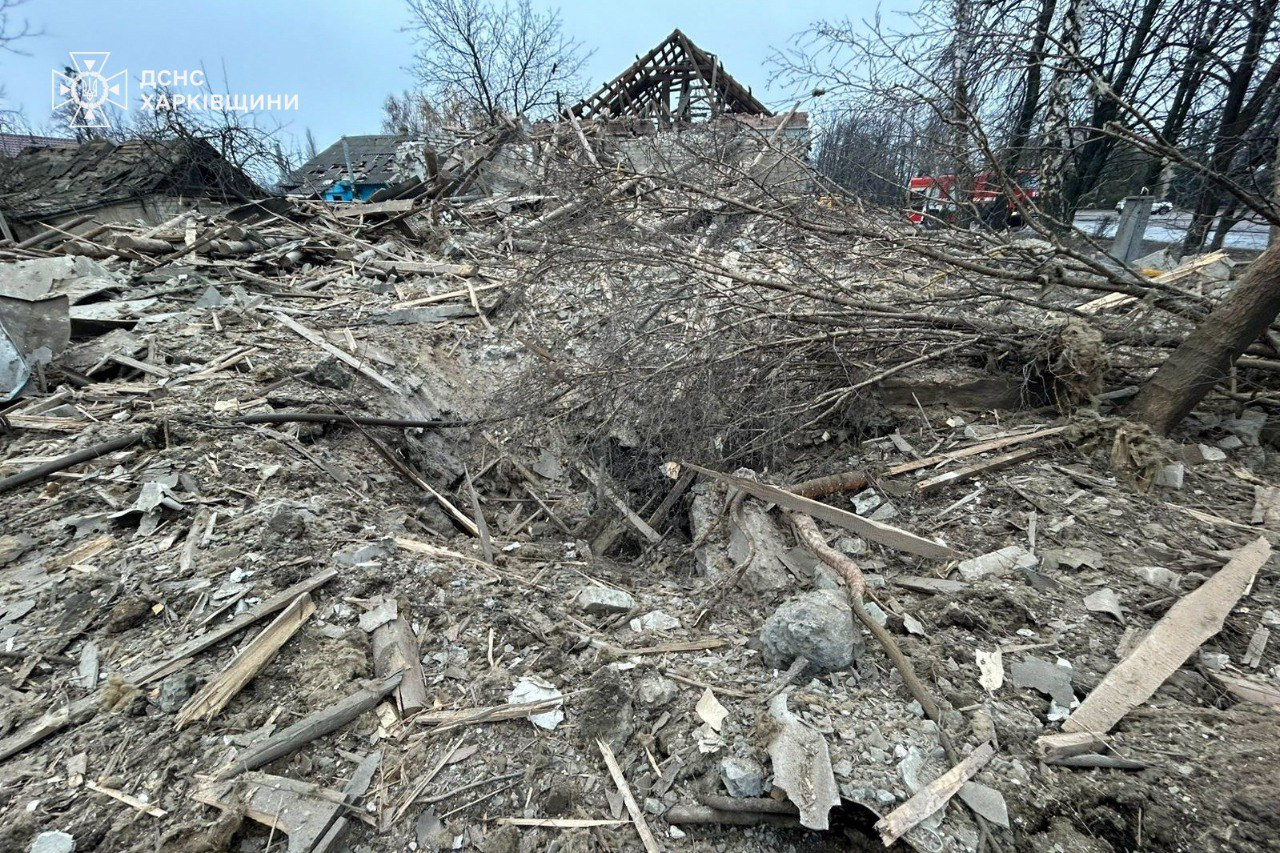 З'явилися нові фото з місця ракетного удару по Златополю