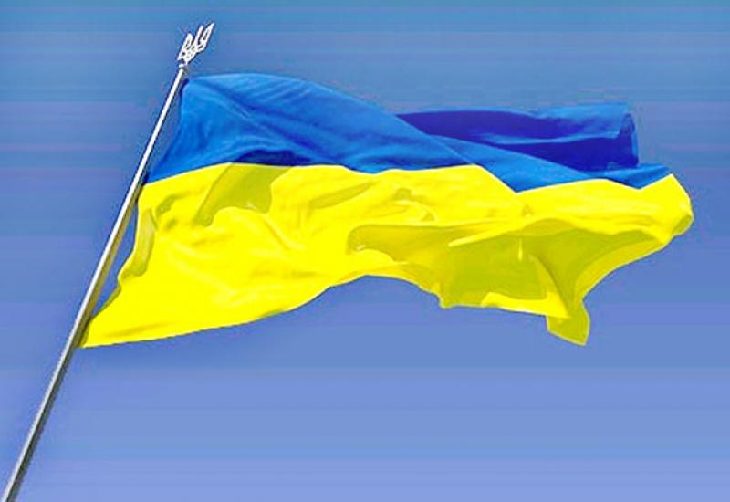У Кракові розшукують чоловіка, який зривав українські прапори з будівель
