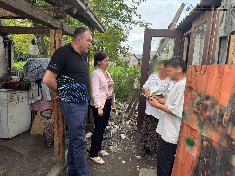 Били за малу виручку: на Закарпатті вітчим перетворив життя дитини на пекло через жебрацтво