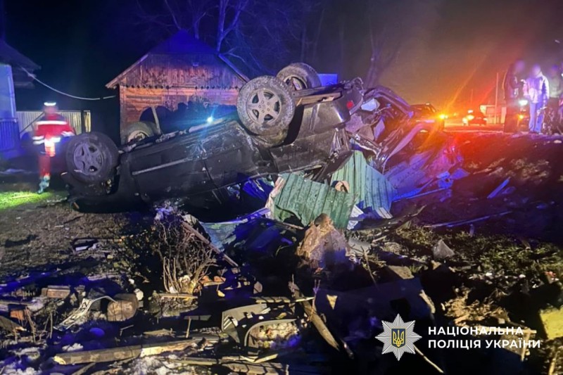 Смертельна аварія на Буковині: фото розтрощеного вщент авто