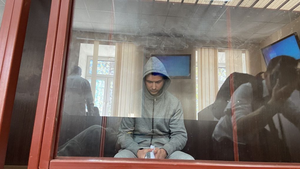 У Києві мати підозрюваного у вбивстві підлітка напала на журналістку в суді
