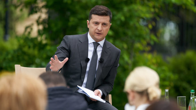 Володимир Зеленський проведе пресконференцію на авіазаводі