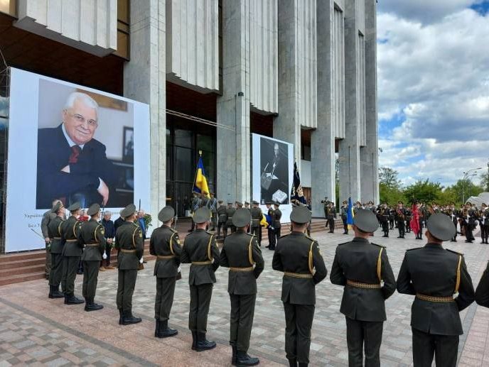 У Києві триває церемонія прощання з Леонідом Кравчуком