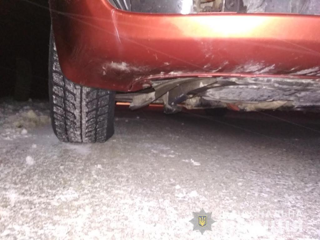Лежав посеред дороги і втрапив під авто. У Львівському районі загинув пішохід