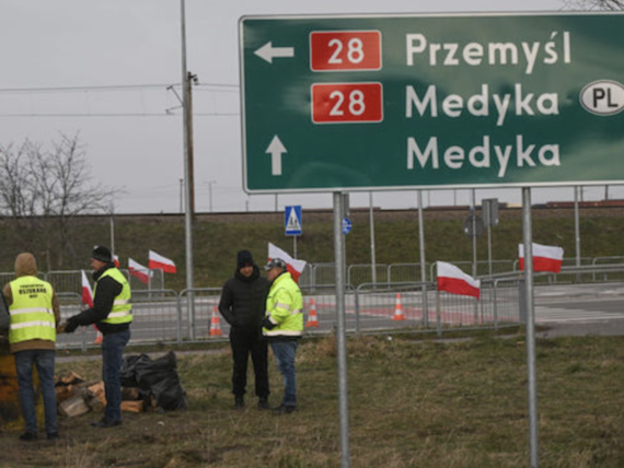 Польські фермери розблокували пункт пропуску «Шегині-Медика»