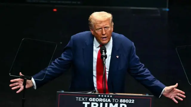 Трамп повідомив, що США «вийдуть» з війни в Україні, якщо він стане президентом
