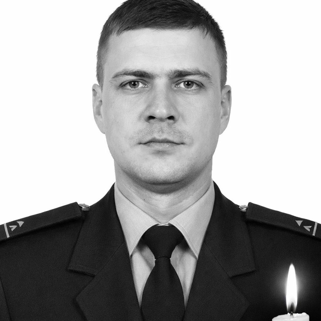 Під час ліквідації наслідків російського удару на Київщині загинув рятувальник ДСНС