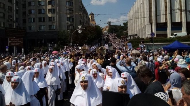 Зеленський розкритикував хресну ходу Московського патріархату