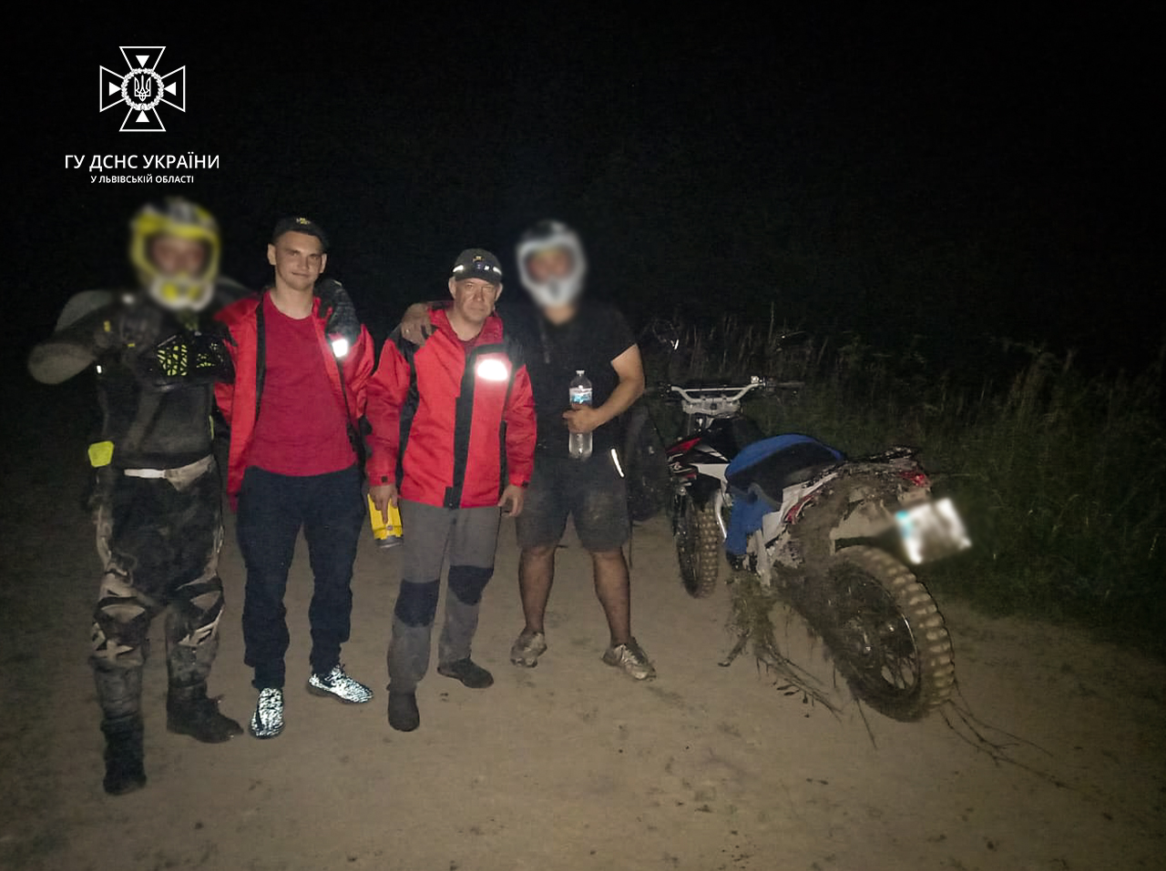 У лісі неподалік Львова заблукали два байкери