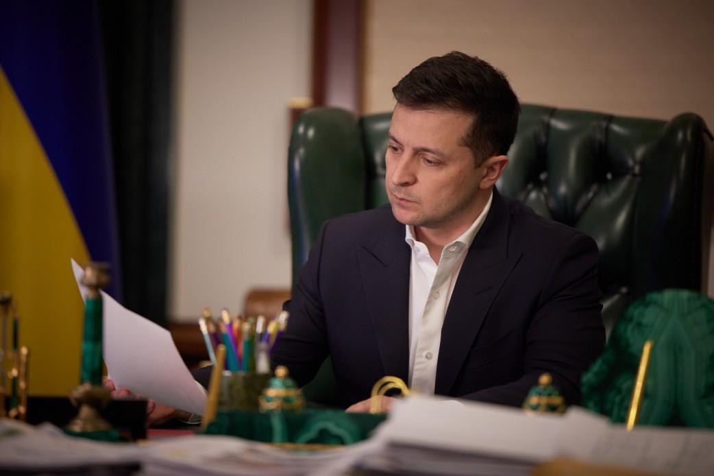 Зеленський нагородив званням Мати-героїня більше тисячі українок