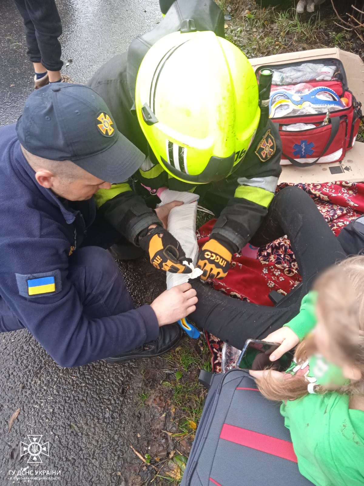 На Прикарпатті мікроавтобус потрапив у ДТП: п'ятеро дітей травмовані