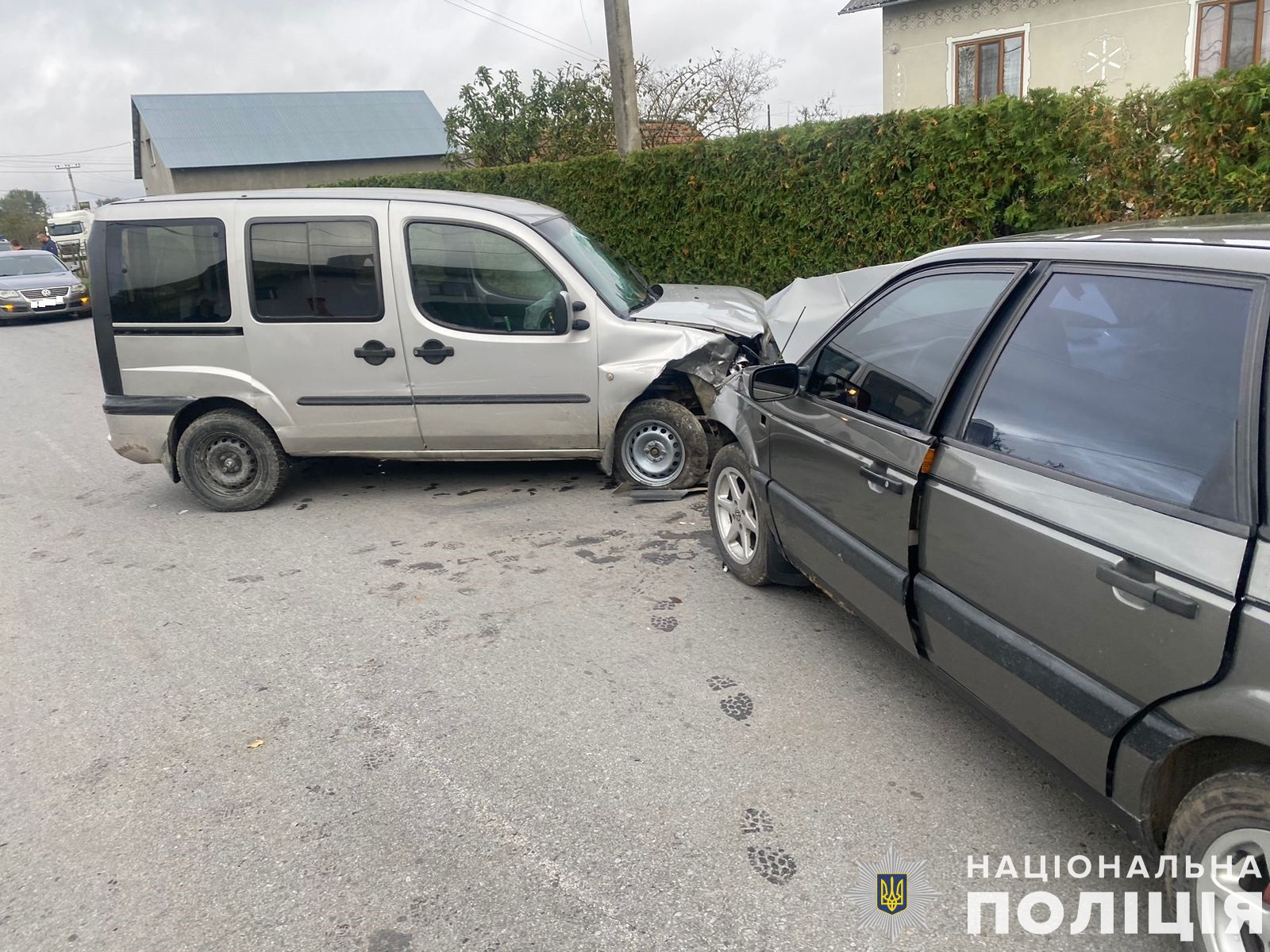 На Львівщині п'яний водій спричинив ДТП: до лікарні доправили трьох людей