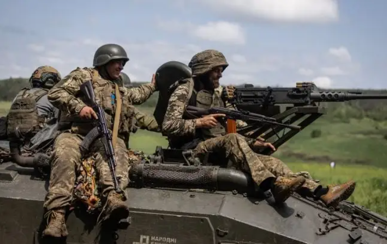 Українські сили наступають на 5-ти напрямках. Є удари по тилу рашистів